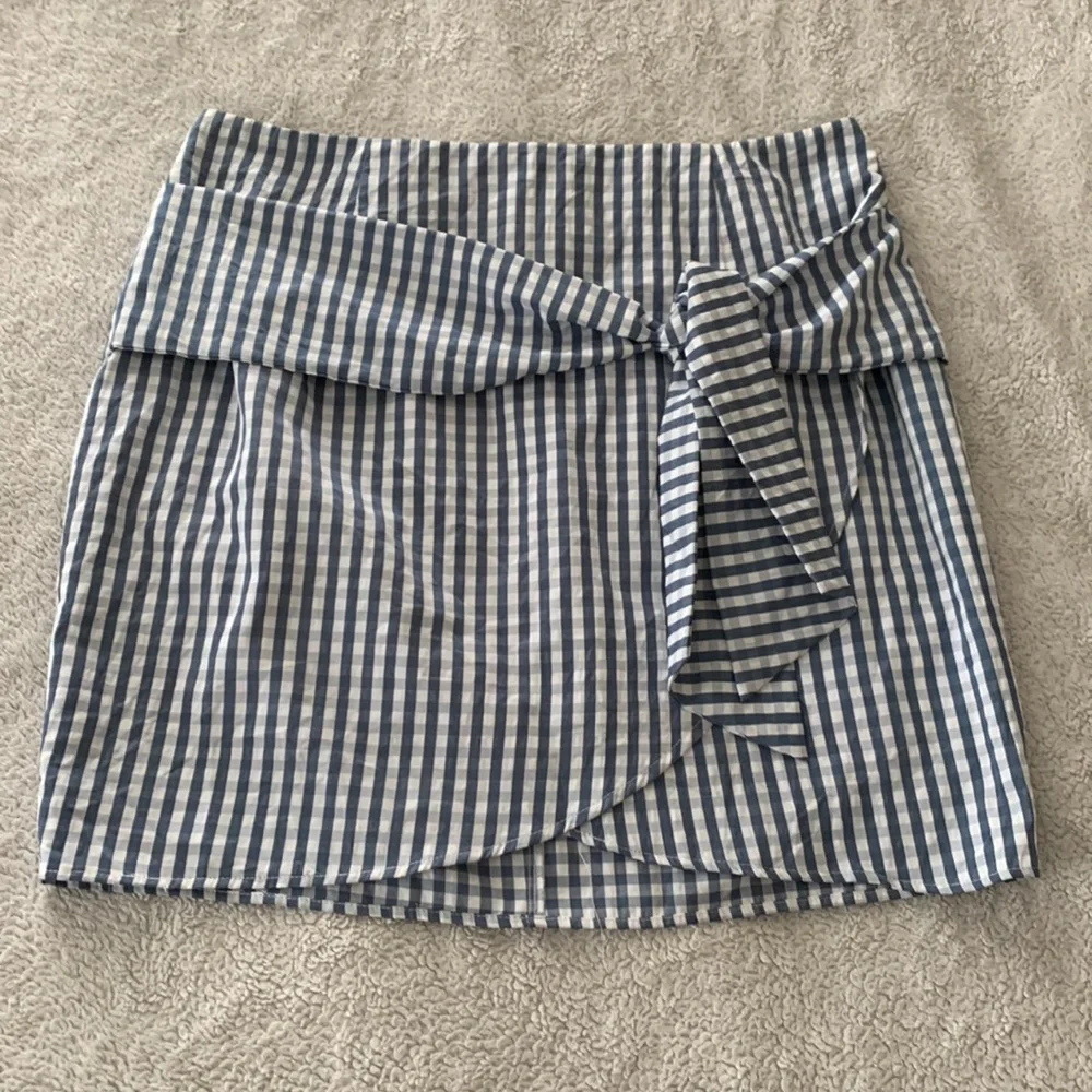 SuperDown | Karina Skirt - Picture 2 of 4